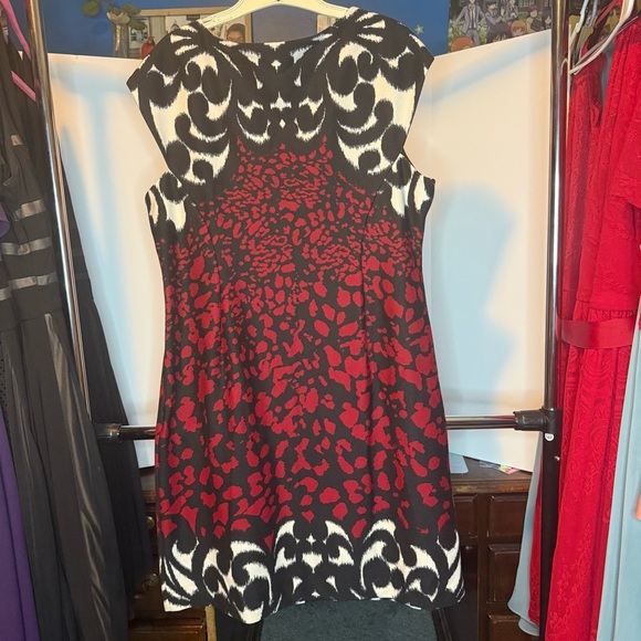 Chico's Dresses & Skirts - Chico's size 3 Red and Black Abstract Sleeveless Mini Dress